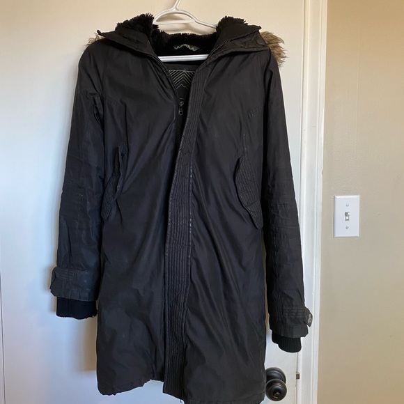 Tna parka - Picture 2 of 12